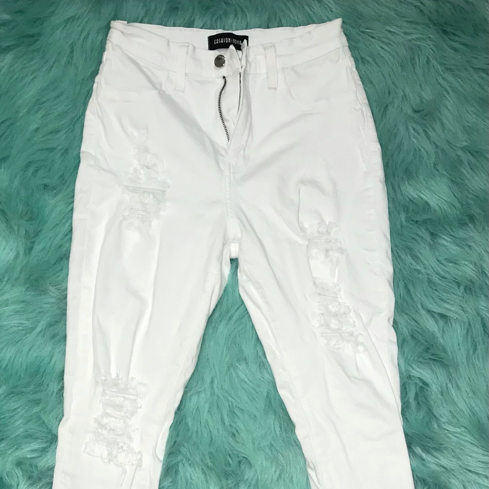 Distressed Denim Skinny Jeans